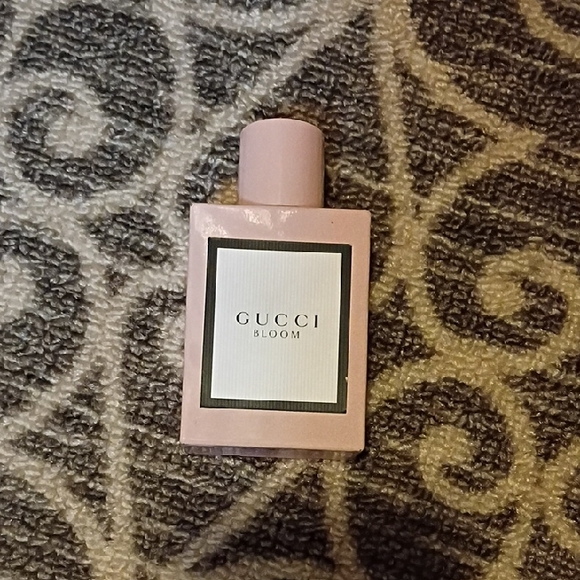 Gucci Bloom Fragrance - Soft Pink